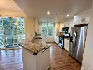 Photo #5: 424007338 Listing 