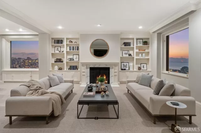 MLS: 424007507 Condo For Sale