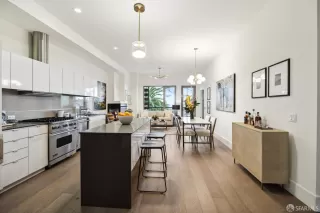 Photo #1: 424007671 Listing 