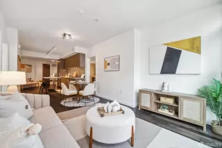 Photo #2: 424007902 Listing