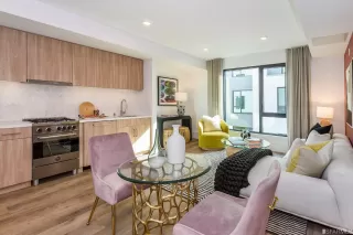 Photo #1: 424008010 Listing 