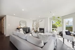 Photo #4: 424008140 Listing 