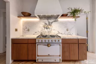 Photo #3: 424008179 Listing