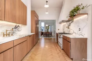 Photo #5: 424008179 Listing