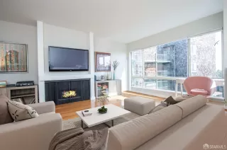 Photo #3: 424008221 Listing