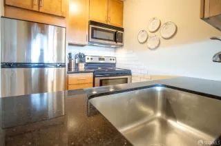 Photo #4: 424008221 Listing