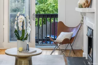 Photo #3: 424008235 Listing