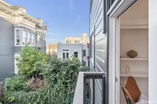 Photo #4: 424008235 Listing