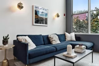 Photo #4: 424008295 Listing