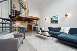 Photo #5: 424008295 Listing