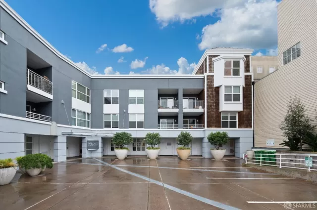 MLS: 424008414 Condo For Sale