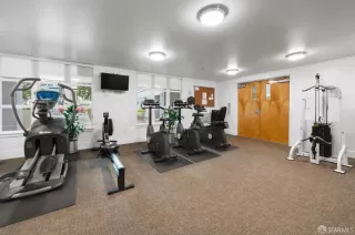 Photo #5: 424008414 Listing