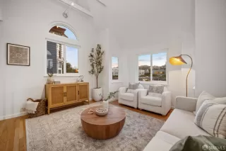 Photo #4: 424009360 Listing 