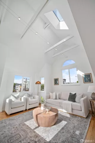 Photo #6: 424009360 Listing 