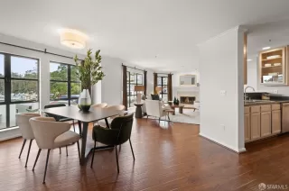 Photo #4: 424009437 Listing