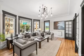 Photo #3: 424009456 Listing