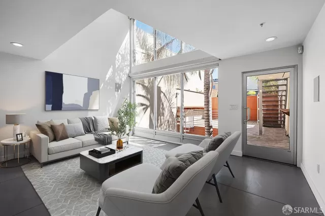 MLS: 424009494 Condo For Sale