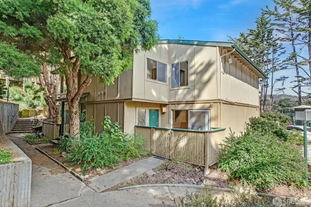 MLS: 424009751 Condo For Sale