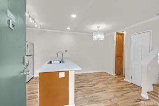 Photo #3: 424009751 Listing