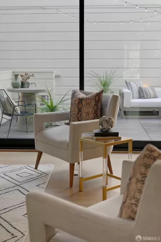 Photo #4: 424010050 Listing 