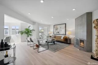 Photo #1: 424010327 Listing