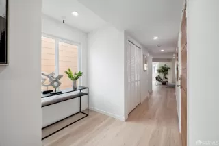 Photo #5: 424010327 Listing