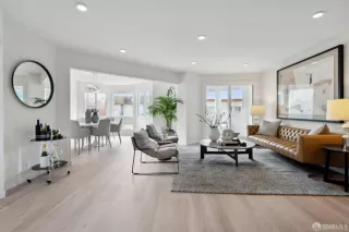 Photo #6: 424010327 Listing