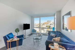 Photo #4: 424010487 Listing