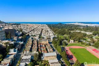 Photo #4: 424010641 Listing