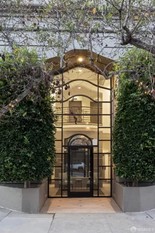 Photo #3: 424010667 Listing 