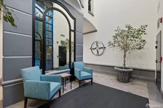 Photo #4: 424010667 Listing 