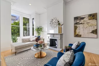 Photo #3: 424010679 Listing