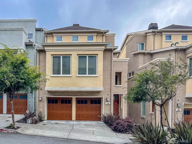 MLS: 424010967 Condo For Sale