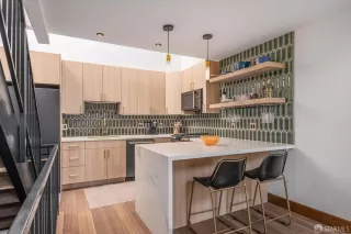 Photo #2: 424011001 Listing