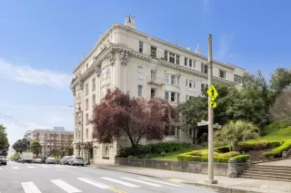 Photo #3: 424011338 Listing 