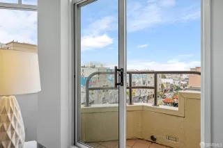 Photo #5: 424011415 Listing 