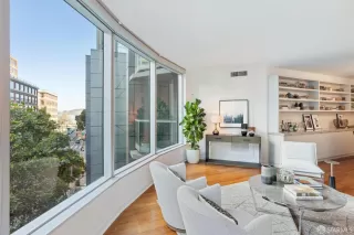 Photo #3: 424011659 Listing 