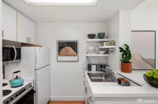 Photo #3: 424012224 Listing 