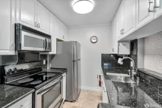 Photo #6: 424012426 Listing