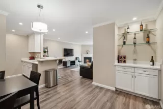 Photo #2: 424012463 Listing