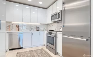 Photo #6: 424012537 Listing