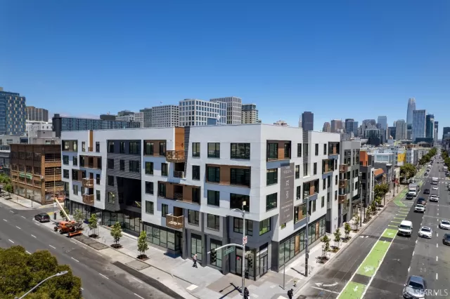 MLS: 424012979 Condo For Sale