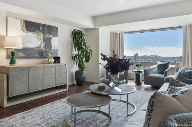 MLS: 424013020 Condo For Sale