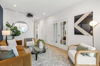 Photo #5: 424013136 Listing