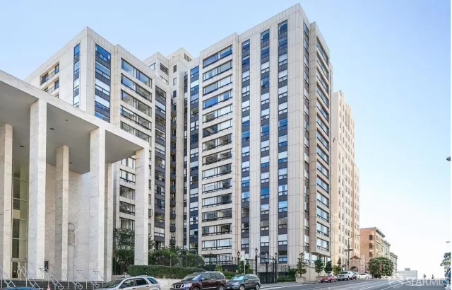 MLS: 424013338 Condo For Sale