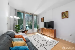 Photo #3: 424013403 Listing 