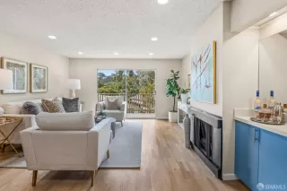 Photo #5: 424013819 Listing