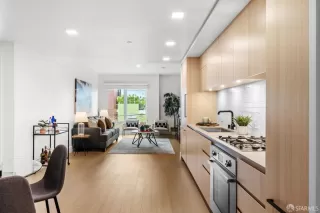 Photo #5: 424013862 Listing