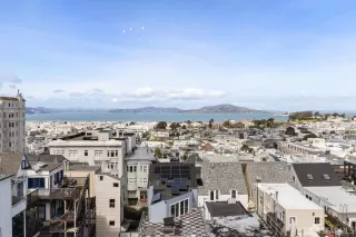 Photo #4: 424013984 Listing