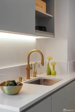 Photo #6: 424013991 Listing 